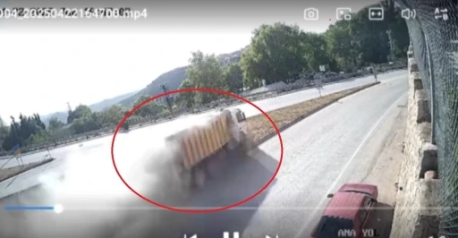 Freni patlayan hafriyat kamyonunun facia öncesi tozu dumana kattığı anlar kamerada
