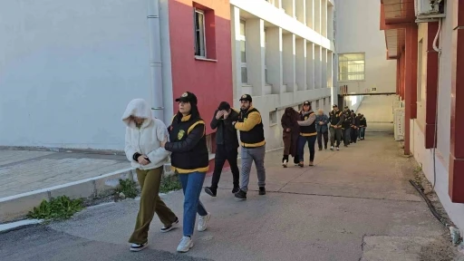 Fuhuş yaptıran masaj salonlarına operasyon: 14 tutuklama
