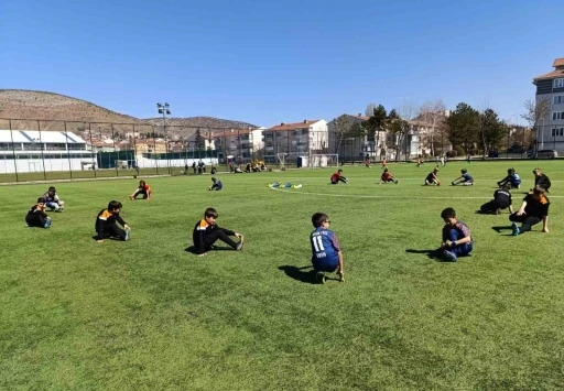 Futbol antrenmanları aralıksız devam ediyor
