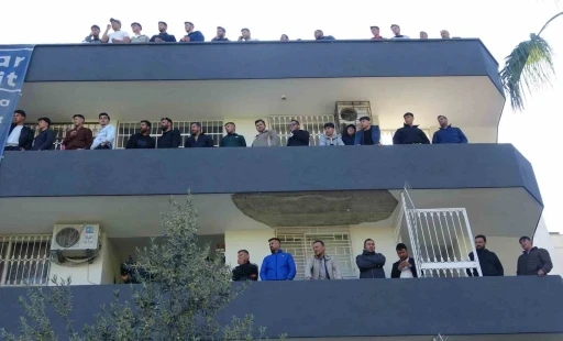 Futbol aşkı, süper lig değil amatör: Taraftarlar balkonları ve damları doldurdu
