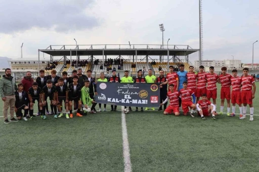 Futbol maçında "Kadına El Kalkamaz" farkındalığı