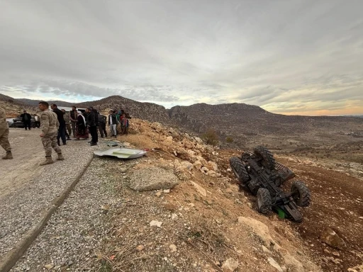 Gabar Dağı&rsquo;nda trakt&ouml;r devrildi: 13 iş&ccedil;i yaralandı
