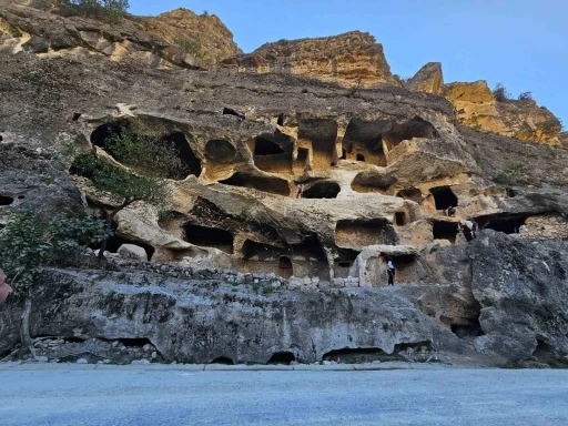 Gabar Dağı’ndaki saklı cennet: &quot;7 katlı apartman mağarası&quot;
