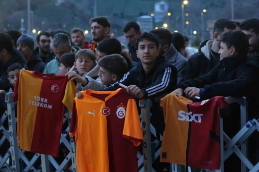 Galatasaray&rsquo;a, Rize&rsquo;de coşkulu karşılama
