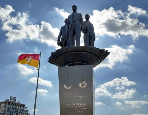 Galatasaray’da Gazi Mustafa Kemal Atatürk, Tevfik Fikret ve Ali Sami Yen Anıtı’nın açılışı yapıldı
