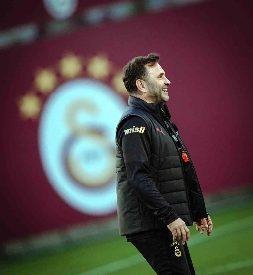 Galatasaray’da Osimhen antrenmanda yer aldı
