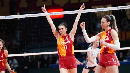 Galatasaray, futbol ve basketboldan sonra voleybolda da Avrupa&rsquo;da kupa kazandı
