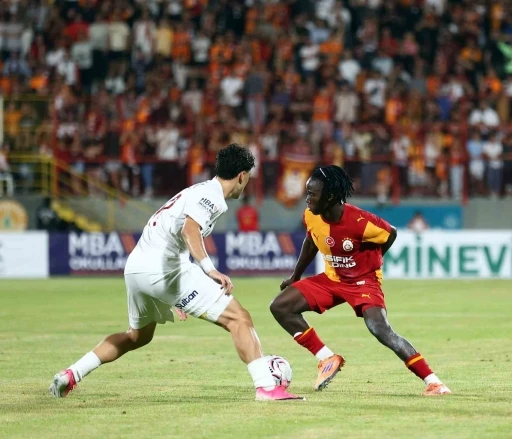 Galatasaray ilk hazırlık ma&ccedil;ını farklı kazandı
