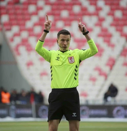 Galatasaray - Kayserispor ma&ccedil;ını Adnan Deniz Kayatepe y&ouml;netecek
