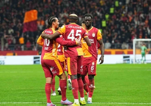 Galatasaray, ligde evindeki yenilmezliğini s&uuml;rd&uuml;rd&uuml;

