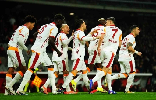 Galatasaray ligdeki yenilmezlik serisini 7 ma&ccedil;a &ccedil;ıkardı
