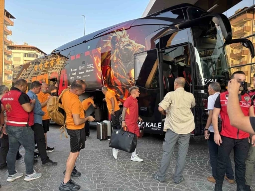 Galatasaray, ligin ilk maçı için Gaziantep’te
