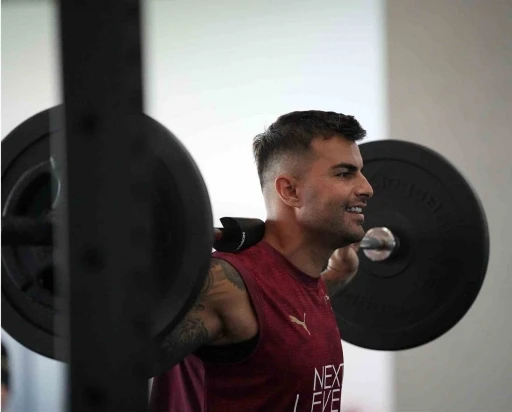 Galatasaray, yeni sezon hazırlıklarını çift idmanla sürdürdü
