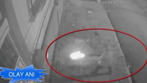 Garaja pompalı t&uuml;fekle ateş eden 2 şahıs tutuklandı: O anlar kamerada
