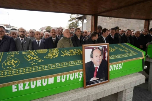 Gazeteci Feridun Fazıl &Ouml;zsoy dualarla son yolculuğuna uğurlandı
