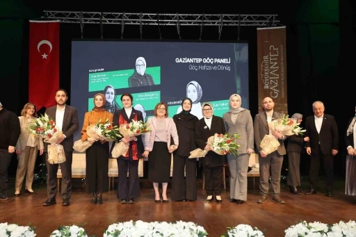 Gaziantep B&uuml;y&uuml;kşehir&rsquo;in ev sahipliğinde "Yeşil Otob&uuml;s" belgeselinin ilk g&ouml;sterimi yapıldı
