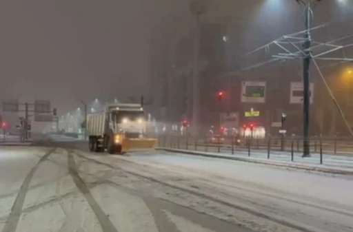 Gaziantep B&uuml;y&uuml;kşehir, kar yağışına karşı tam kadro sahada
