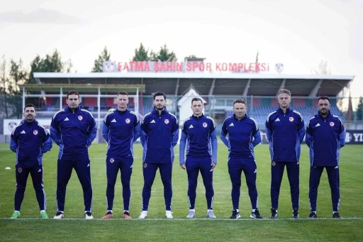 Gaziantep FK, Mirel Radoi y&ouml;netiminde ilk antrenmanını yaptı
