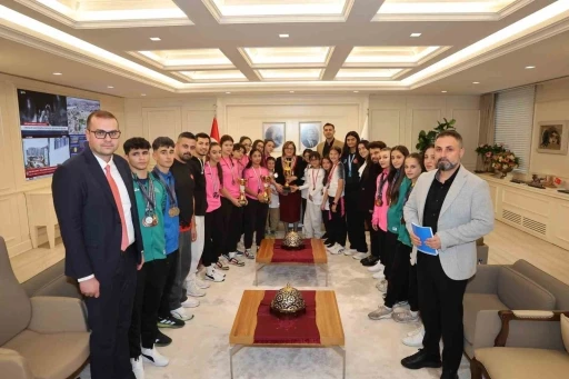 Gaziantep&rsquo;in şampiyonları, Şahin ile bir araya geldi
