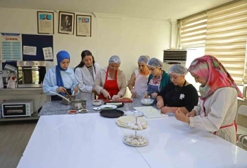 Gaziantep mutfağını ATASEM’de öğreniyorlar
