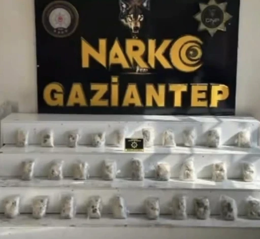 Gaziantep&rsquo;te 22 kilo uyuşturucu ele ge&ccedil;irildi: 8 şahıs tutuklandı
