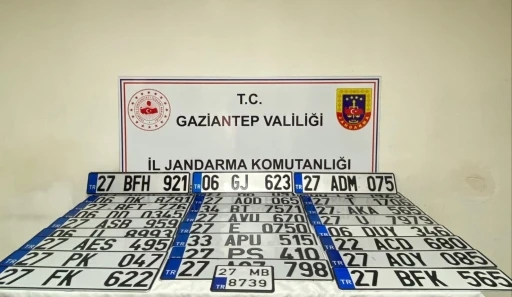 Gaziantep&rsquo;te 27 adet sahte plaka ele ge&ccedil;irildi: 2 g&ouml;zaltı
