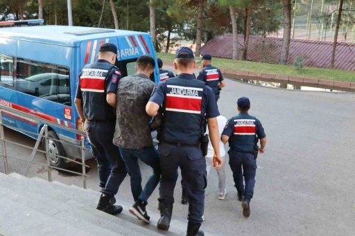 Gaziantep’te 4 göçmen kaçakçısı yakalandı
