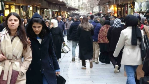 Gaziantep&rsquo;te bayram alışverişinde adım atacak yer kalmadı
