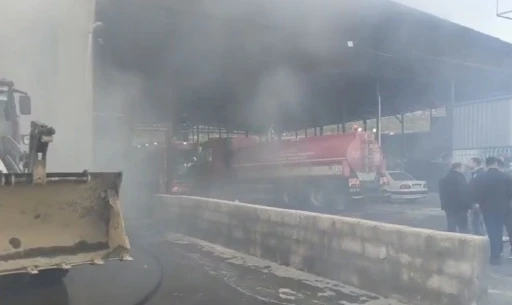 Gaziantep&rsquo;te biber fabrikasında korkutan yangın
