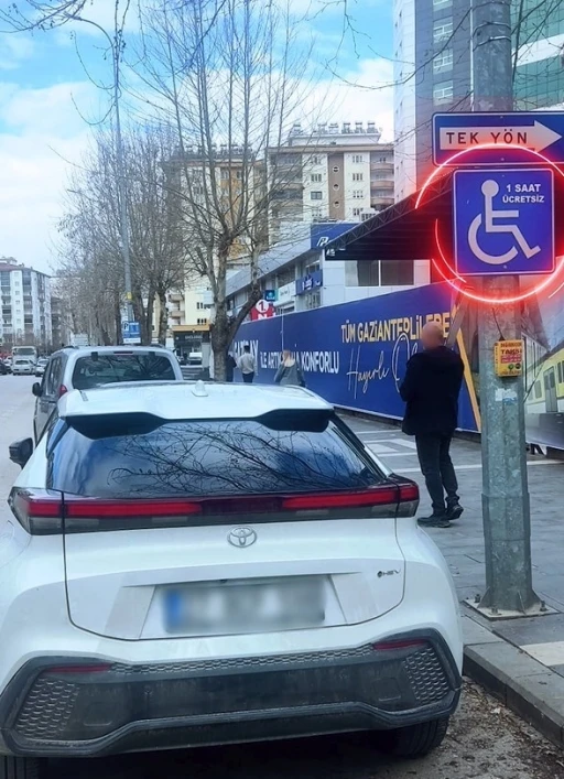 Gaziantep&rsquo;te hatalı park eden ara&ccedil;lara 9 milyon 795 bin TL ceza
