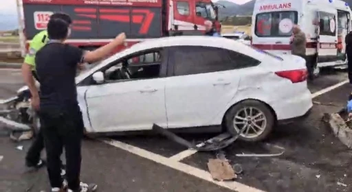 Gaziantep&rsquo;te iki otomobil &ccedil;arpıştı: 6 yaralı
