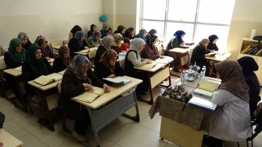 Gaziantep&rsquo;te kadınlardan mukabele geleneğine yoğun ilgi
