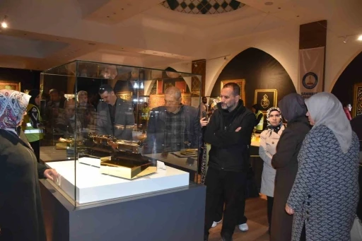 Gaziantep&rsquo;te kutsal emanetler sergisi ziyaret&ccedil;i akınına uğradı
