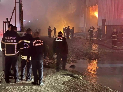 Gaziantep&rsquo;te mobilya fabrikasında yangın
