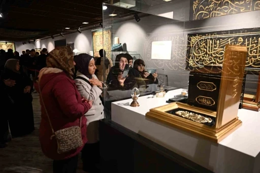 Gaziantep&rsquo;te Mukaddes Emanetler Sergisi ziyaret&ccedil;i akınına uğruyor
