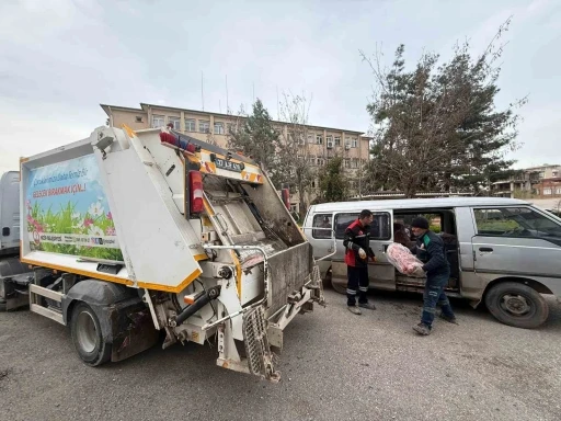 Gaziantep&rsquo;te sağlıksız şartlarda taşınan 1 ton 600 kilo ciğer ele ge&ccedil;irildi
