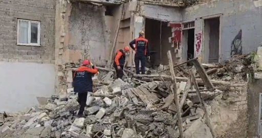 Gaziantep&rsquo;te yoğun yağış sonrası kerpi&ccedil; bina &ccedil;&ouml;kt&uuml;: 2 yaralı
