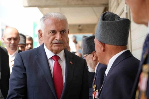Gazilerle bir araya gelen Binali Yıldırım; &quot;21. yüzyıl Türklerin yüzyılı olacak&quot;
