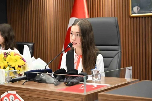 Gaziosmanpaşa&rsquo;da 23 Nisan &Ccedil;ocuk Meclisi&rsquo;den d&uuml;nyaya barış mesajı
