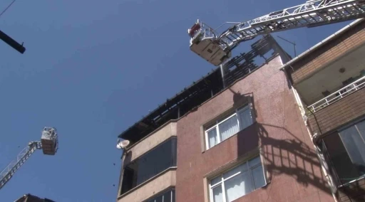 Gaziosmanpaşa’da 4 katlı binada yangın çıktı, 1 kişi dumandan etkilendi
