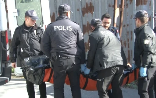 Gaziosmanpaşa&rsquo;da boş bir arazide erkek cesedi bulundu
