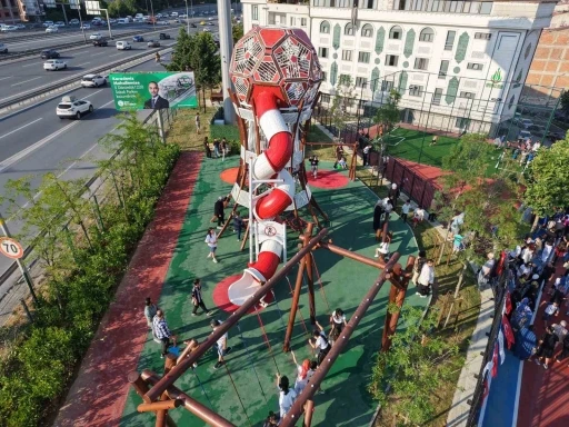 Gaziosmanpaşa&rsquo;da D&uuml;nya Kupası temalı park t&ouml;renle a&ccedil;ıldı
