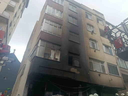 Gaziosmanpaşa&rsquo;da hurdacıda yangın

