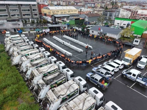 Gaziosmanpaşa&rsquo;da "1 Mayıs Emek ve Dayanışma G&uuml;n&uuml;" davul-zurna eşliğinde kutlandı

