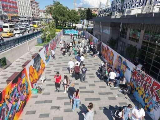 Gaziosmanpaşa&rsquo;da "Sokak Stili Graffiti Festivali" renkli g&ouml;r&uuml;nt&uuml;lere sahne oldu
