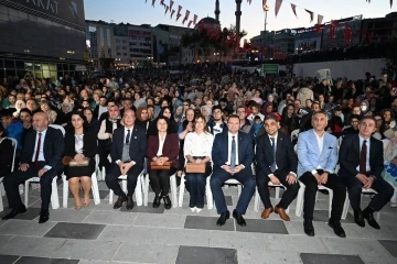 Gaziosmanpaşa’daki Hıdırellez şenliğine yoğun ilgi
