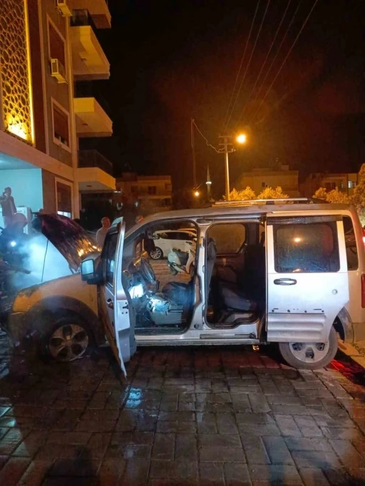 Gazipaşa&rsquo;da ara&ccedil; yangını
