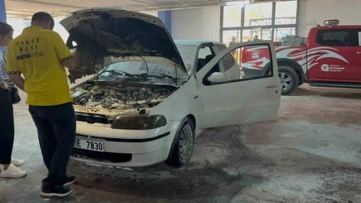 Gazipaşa’da AVM otoparkında otomobil yangını
