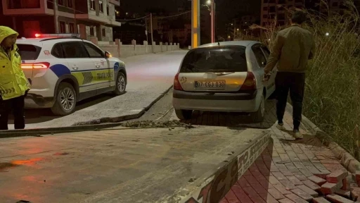 Gazipaşa&rsquo;da bı&ccedil;aklı kavga: 2 yaralı, 4 g&ouml;zaltı
