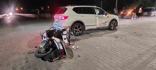 Gazipaşa&rsquo;da motosiklet ile otomobil &ccedil;arpıştı: 1 yaralı
